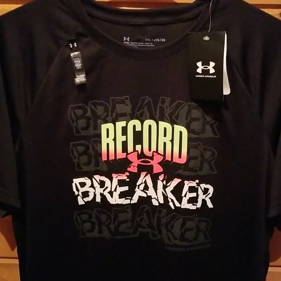 Under armour tshirt - Picture 2 of 3